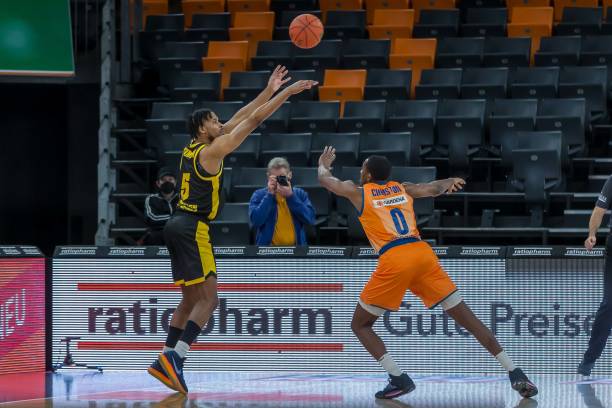 刘炜等主力 刘炜等主力