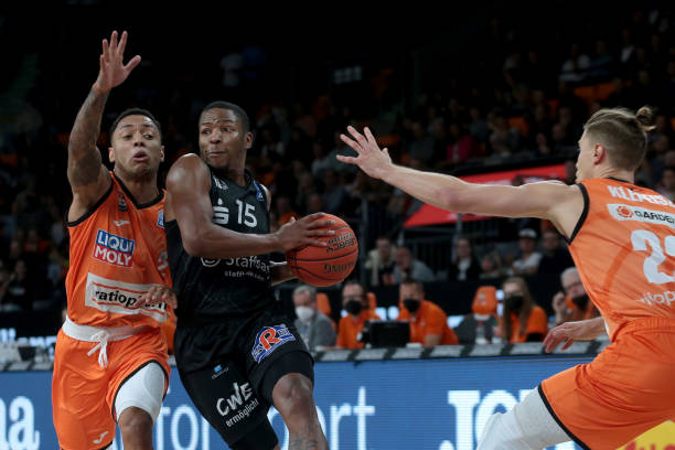 反手相较正 反手相较正