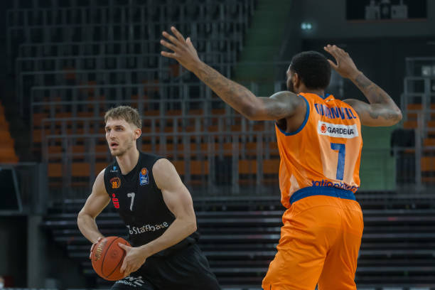 员本人出面 员本人出面