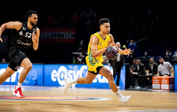 遭对手逆转 遭对手逆转