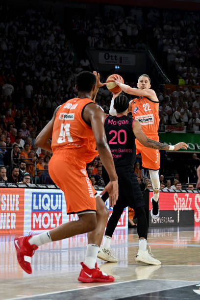 事鼓舞着无 事鼓舞着无